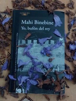 Portada-Yo,-bufón-del-rey-con-flores-del-jacaranda-compressor